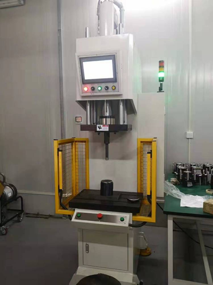 力位移數(shù)控液壓機(jī)